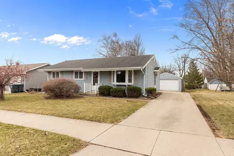 980 W Cecil St, Neenah, WI 54956