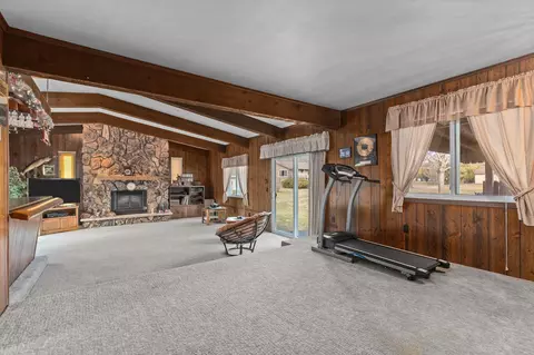 Living - n461 Mayflower Road, Appleton, WI 54914 photo 4 of 7