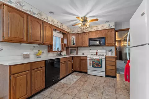 Kitchen - n461 Mayflower Road, Appleton, WI 54914 photo 1 of 3