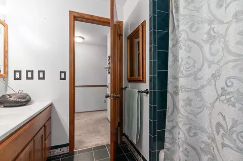 Bath - n461 Mayflower Road, Appleton, WI 54914 photo 3 of 3