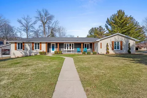 2031 Parkwood Ct, Green Bay, WI 54304