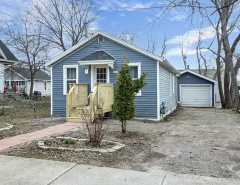 1806 Ashland St, Oshkosh, WI 54901