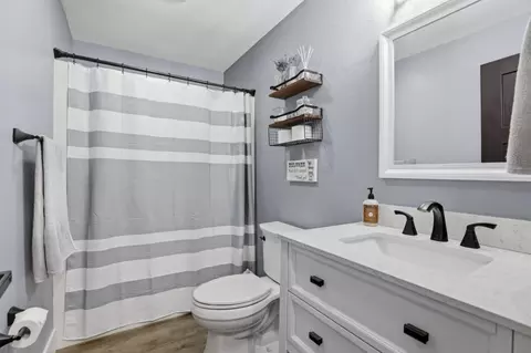 Bath - 124 S Schaefer St, Appleton, WI 54915 photo 1 of 2