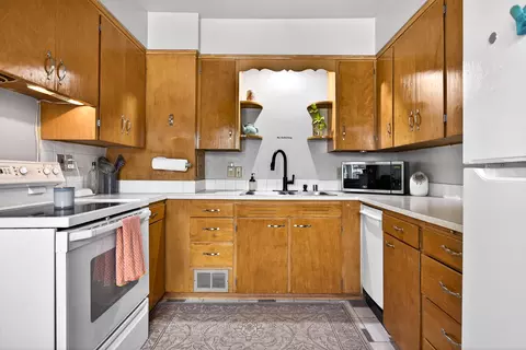 Kitchen - 121 S Outagamie St, Appleton, WI 54914 photo 2 of 3