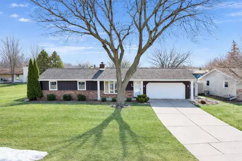 2121 Rose Frances Ct, Green Bay, WI 54311