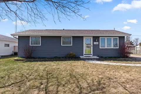 1146 Redwood Ln, Menasha, WI 54952
