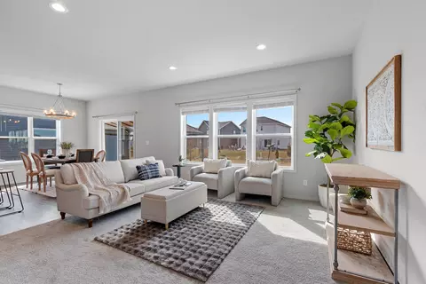 Living - 4601 N Cherryvale Ave, Appleton, WI 54913 photo 1 of 2