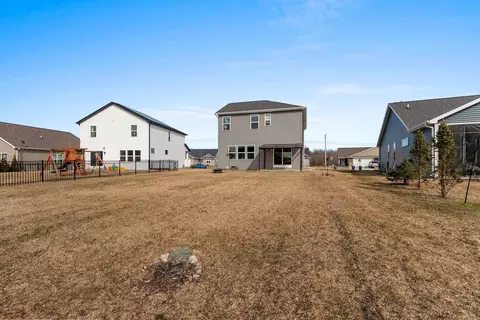 Exterior - 4601 N Cherryvale Ave, Appleton, WI 54913 photo 8 of 9