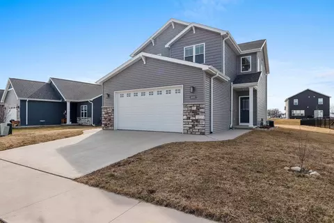 Exterior - 4601 N Cherryvale Ave, Appleton, WI 54913 photo 2 of 9