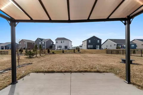 Exterior - 4601 N Cherryvale Ave, Appleton, WI 54913 photo 4 of 9