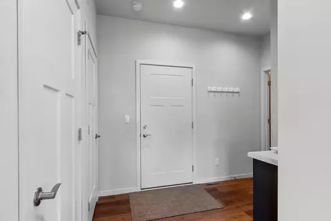 Entry Way - 4601 N Cherryvale Ave, Appleton, WI 54913 photo 3 of 5