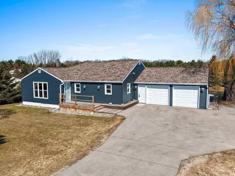 7838 N Brown County Line Rd, Pulaski, WI 54162