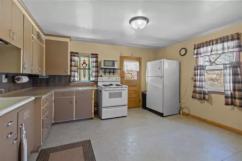 Kitchen - 543 N State St, Appleton, WI 54911 photo 3 of 4