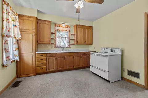 Kitchen - 543 N State St, Appleton, WI 54911 photo 2 of 4