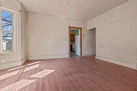 Living - 543 N State St, Appleton, WI 54911 photo 2 of 3