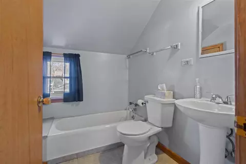 Bath - 543 N State St, Appleton, WI 54911 photo 2 of 2