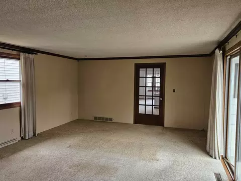 Living - 1823 N Alvin St, Appleton, WI 54911 photo 4 of 6