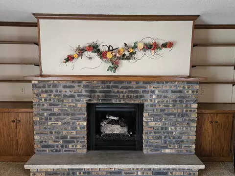 Living - 1823 N Alvin St, Appleton, WI 54911 photo 5 of 6
