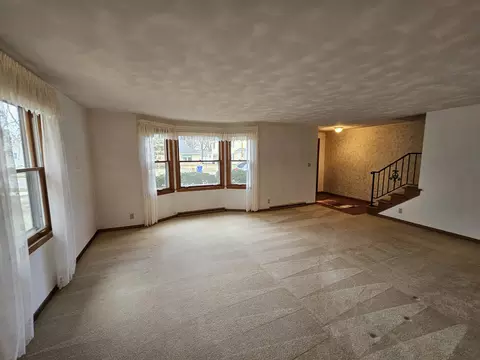 Living - 1823 N Alvin St, Appleton, WI 54911 photo 1 of 6