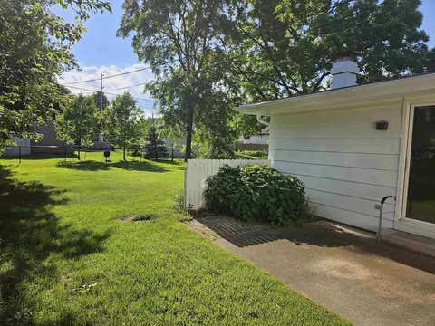 Exterior - 1823 N Alvin St, Appleton, WI 54911 photo 3 of 7