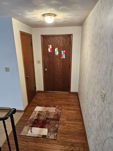 Entry Way - 1823 N Alvin St, Appleton, WI 54911 photo 1 of 1
