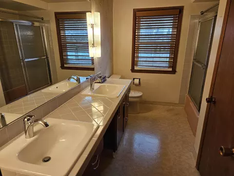 Bath - 1823 N Alvin St, Appleton, WI 54911 photo 1 of 2