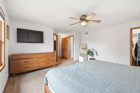 Bedroom - 1081 S Violet Ln, Appleton, WI 54914 photo 2 of 8