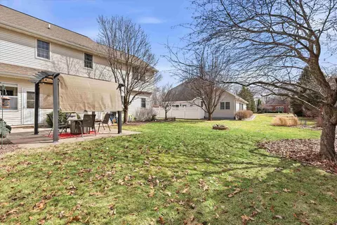 Exterior - 1081 S Violet Ln, Appleton, WI 54914 photo 7 of 7