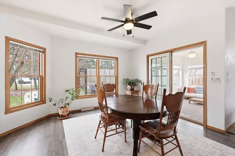 Dining - 1081 S Violet Ln, Appleton, WI 54914 photo 2 of 2