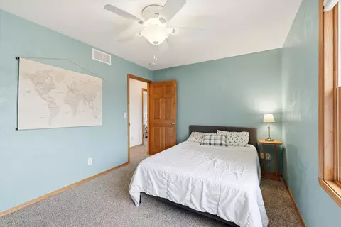 Bedroom - 1081 S Violet Ln, Appleton, WI 54914 photo 6 of 8
