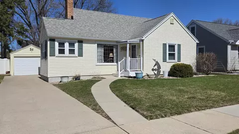 291 15th St, Fond Du Lac, WI 54935