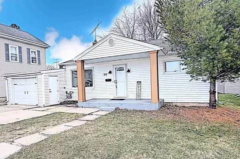 109 N Madison St, Chilton, WI 53014