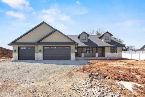 3370 Largo Ridge Ct, Green Bay, WI 54311