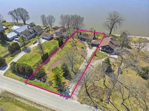 805 Paramount Dr, Chilton, WI 53014