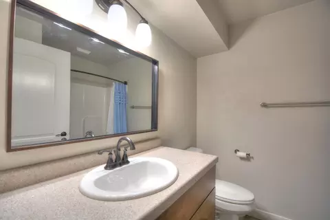 Bath - 4499 W Trasino Way, Appleton, WI 54913 photo 7 of 8
