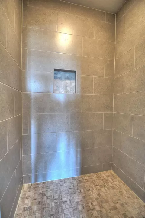 Bath - 4499 W Trasino Way, Appleton, WI 54913 photo 5 of 8