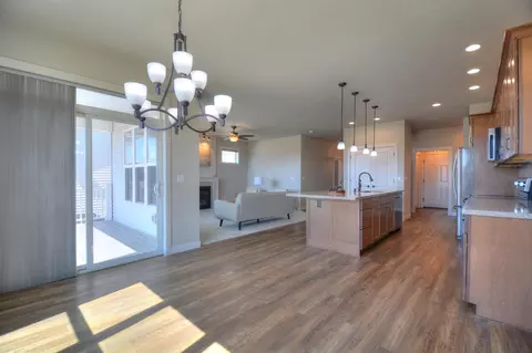 Dining - 4499 W Trasino Way, Appleton, WI 54913 photo 1 of 2