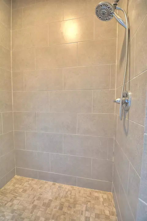 Bath - 4499 W Trasino Way, Appleton, WI 54913 photo 6 of 8