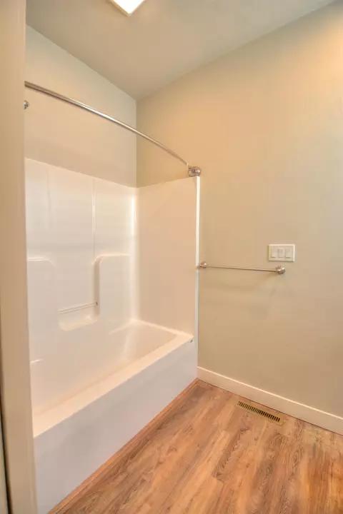 Bath - 4499 W Trasino Way, Appleton, WI 54913 photo 1 of 8