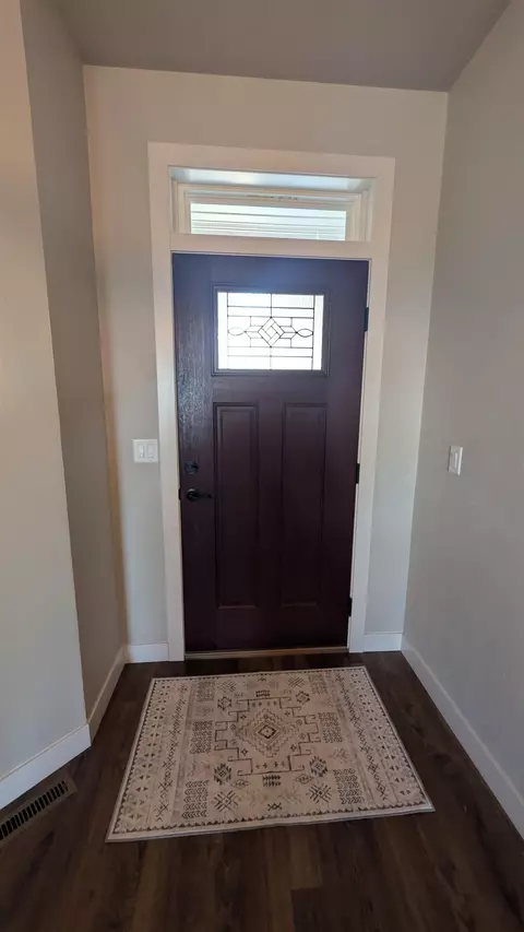 Entry Way - 4499 W Trasino Way, Appleton, WI 54913 photo 2 of 5