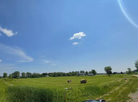 corine court, Pulaski, WI 54162