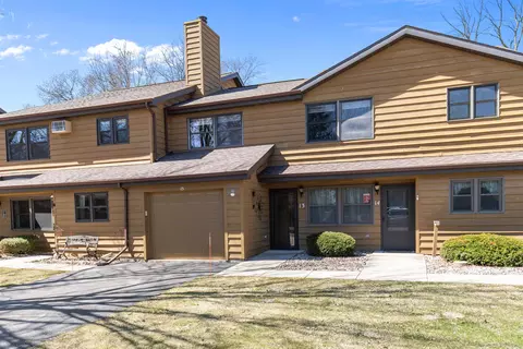 921 Babcock St #13, Neenah, WI 54956