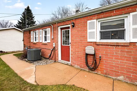 Exterior - 22 Johnson Ct, Appleton, WI 54915 photo 3 of 6