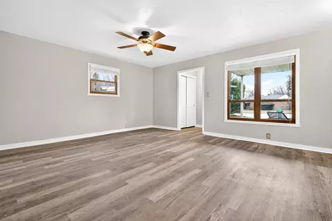 Living - 22 Johnson Ct, Appleton, WI 54915 photo 1 of 5
