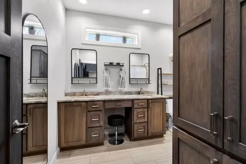 Bath - 4804 N Vincent Dr, Appleton, WI 54913 photo 1 of 4