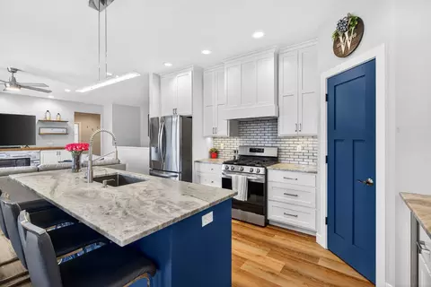 Kitchen - 4804 N Vincent Dr, Appleton, WI 54913 photo 6 of 7