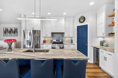 Kitchen - 4804 N Vincent Dr, Appleton, WI 54913 photo 5 of 7