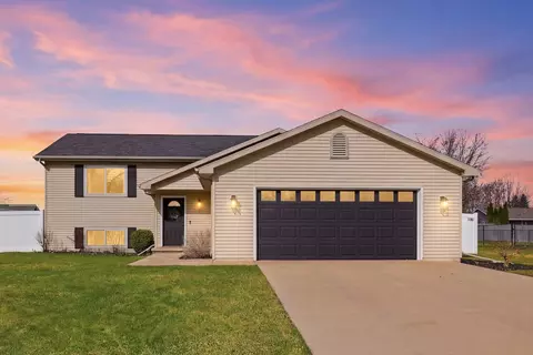 n9551 Clover Ridge Tr, Appleton, WI 54915