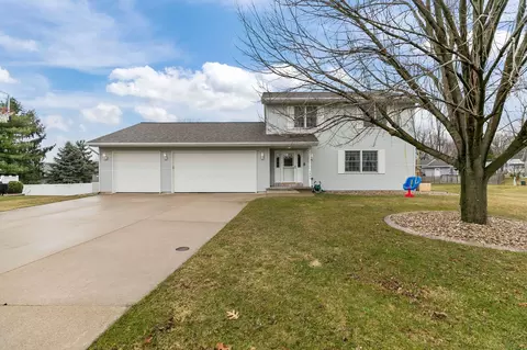 1401 Haymeadow Ct, New London, WI 54961