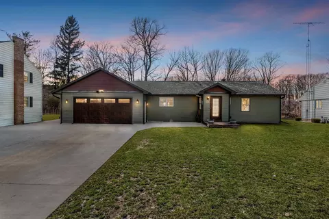 4726 Hessel Ct, Manitowoc, WI 54220